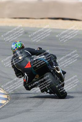 media/Mar-13-2022-SoCal Trackdays (Sun) [[112cf61d7e]]/Turn 10 Backside (105pm)/